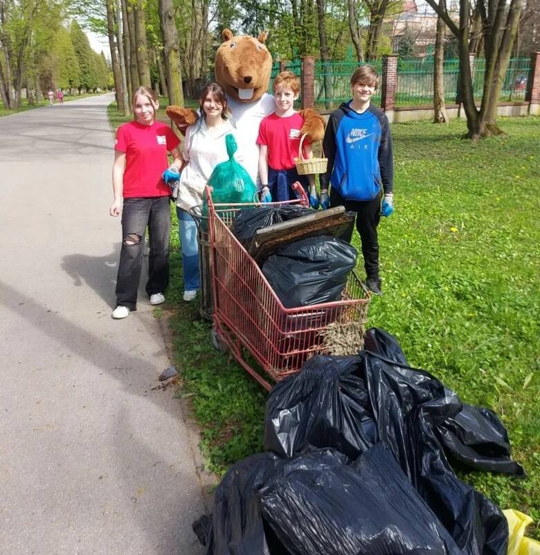 W tegorocznej akcji sprzątania nad Sołą w Oświęcimiu wzięła udział rekordowa liczba osób