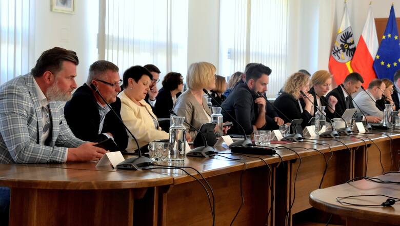 Rada Powiatu w Oświęcimiu wybrała składy stałych komisji i ich przewodniczących