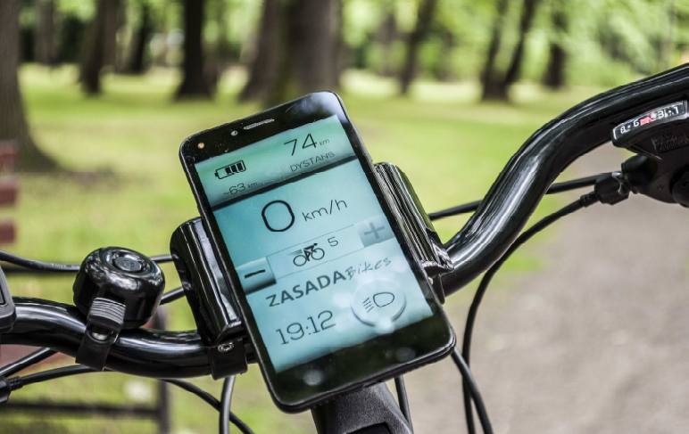 ZASADA BIKES<br /> ZASADA Bikes z Politechniką Łódzk ą opracowali system bezprzewodowej komunikacji telefonu z napędem roweru elektrycznego. Urządzenie mobilne zastępuje licznik rowerowy, stanowi system antykradzieżowy, umożliwia zmianę charakterystyki napęd oraz kontrolę stanu baterii i....