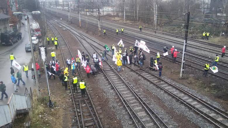 Koniec blokady torów w Katowicach na Śląsku