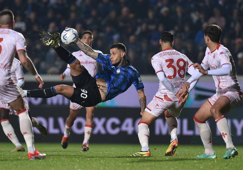 Gianluca Scamacca strzelił pięknego gola w półfinale Pucharu Włoch.