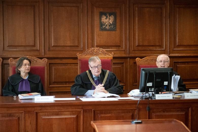 Poznański Sąd Apelacyjny zajmował się sprawą gangu "Westerna", która w znacznej mierze była oparta na wersji "Ramzesa". Sąd uniewinnił oskarżonych w wątku dotyczącym przejęcia dyskoteki w Opalenicy.