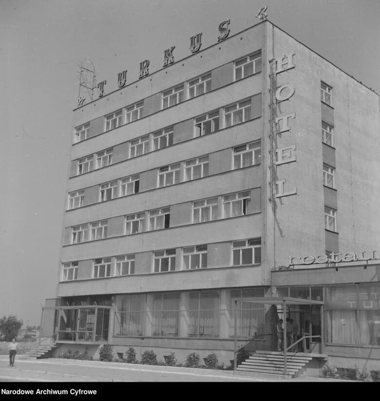 Budowa hotelu "Turkus" przy ul. Zwycięstwa (1973/08)