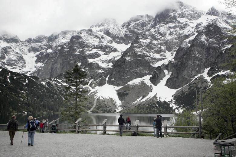 Zimowe widoki nad Morskim Okiem w Tatrach