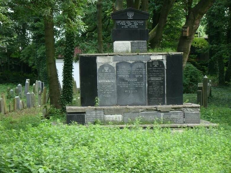 Cmentarz żydowsko w Oświęcimiu założony został w połowie XVIII wieku