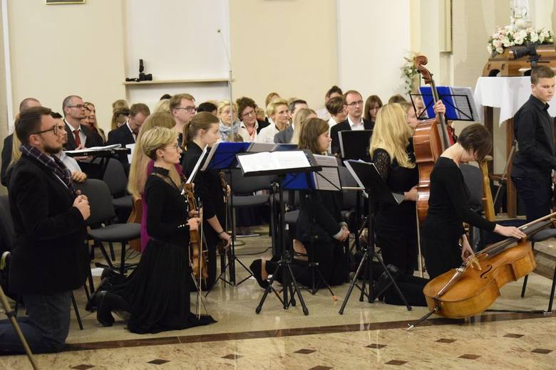 Odbyły się trzydniowe VI Warsztaty Muzyczno-Liturgiczne w Skierniewicach. Zakończyły się koncertem w Kościele Garnizonowym, który odbył się w niedzielę, 21 października.