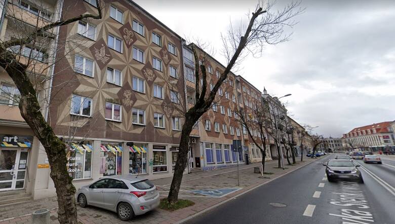 Lokal mieszkalny numer 36, położony przy ul. Sienkiewicza 18 w Białymstoku, składający się z 2 pokoi, kuchni, łazienki z WC i przedpokoju o pow. użytkowej