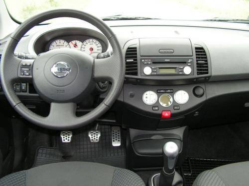 Fot. Nissan: Wnętrze zaprojektowano ergonomicznie, a obsługa urządzeń pokładowych nie sprawia kłopotów.