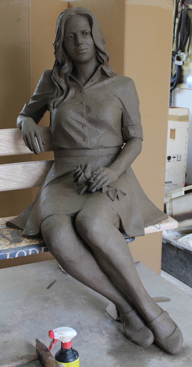 Gliniany model Beaty z Albatrosa gotowy był już w połowie lipca. Muzą rzeźbiarza była laureatka naszego plebiscytu - Barbara Bujnowska