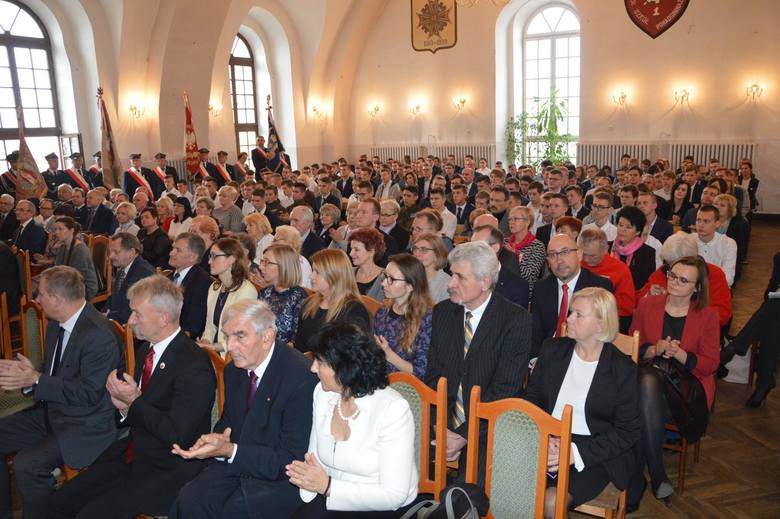 Uroczystości z okazji 100. rocznicy odzyskania niepodległości przez państwo polskie w Łowiczu [ZDJĘCIA]