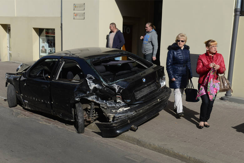W marcu 2015 roku w Poznaniu doszło do tragedii. Na ul. Wierzbięcice „ścigali się” ojciec z synem. 19-latek, który kierował BMW, stracił panowanie nad autem i wjechał w dwójkę pieszych. Jeden z nich zmarł.