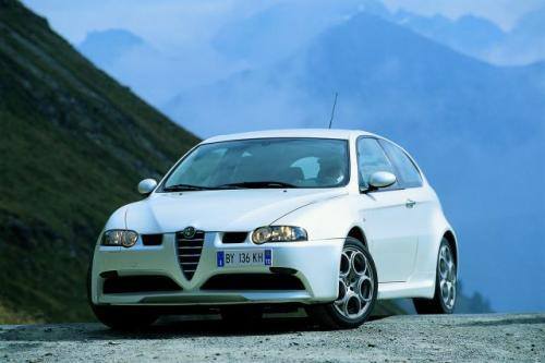 Fot. Alfa Romeo: Biały kolor nadwozia kojarzy się w Polsce z samochodami przedstawicieli handlowych i nie jest zbyt popularny. Według prognoz specjalistów