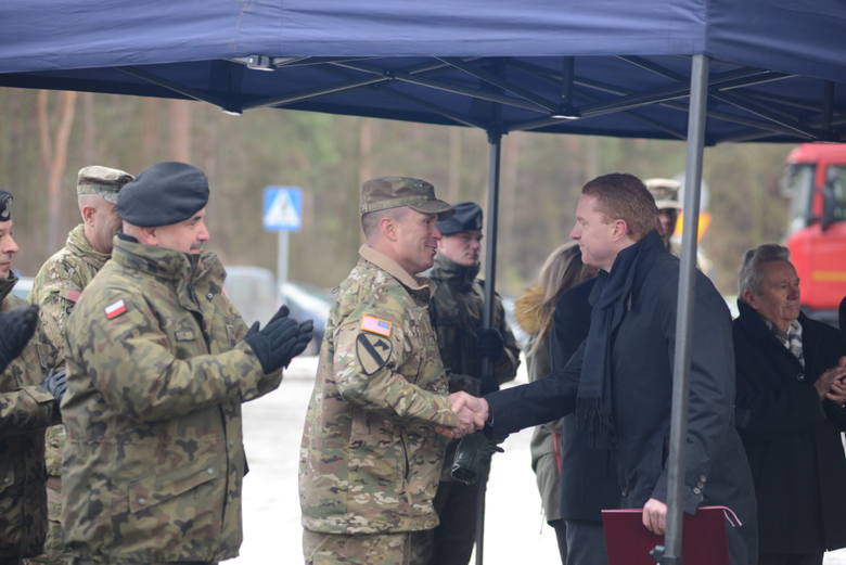 Powitanie żołnierzy w Żaganiu.