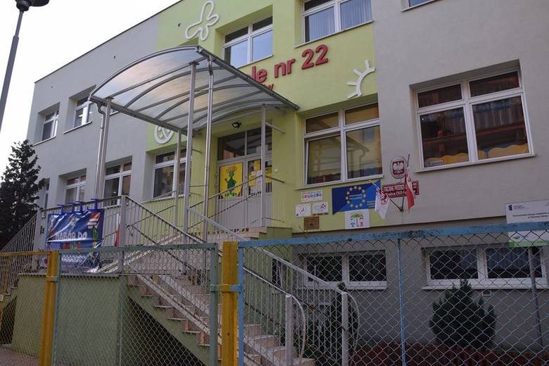 LUBUSKIE: Strajk nauczycieli 2019. Szkoły i przedszkola zamknięte. Blisko 80 proc. placówek w Polsce bierze udział w strajku