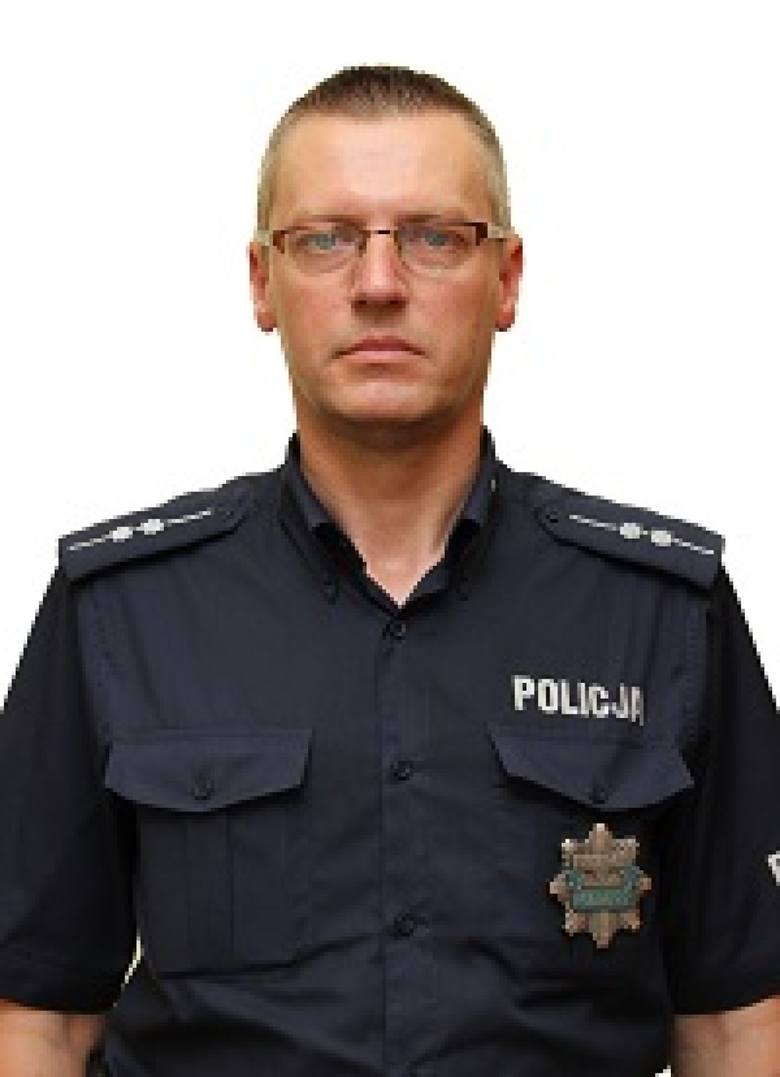 Janusz Babynko, KP w ŁapachPracuje w policji od 16 lat. Codziennie poznaje innych ludzi. Pytany o największy sukces, wspomina o uratowaniu człowiekowi