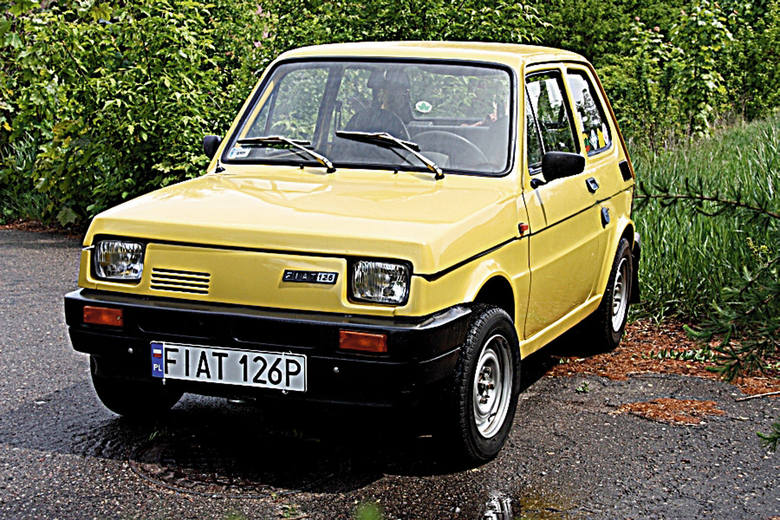 Fiat 126p NP... czyli „Ryjek”. W latach1978-81 w Bielsku zbudowano kilka prototypówmalucha z przednim napędem. Miały2-cylindrowy silnik, umieszczony