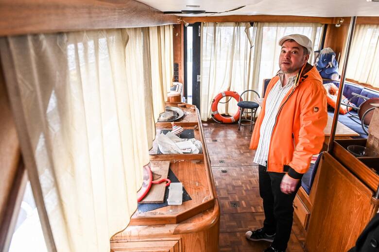 Jacht motorowy Claudia stojący i niszczejący od kilku lat w gdańskiej marinie ma nowego właściciela.  Został nim Adam Otrompka