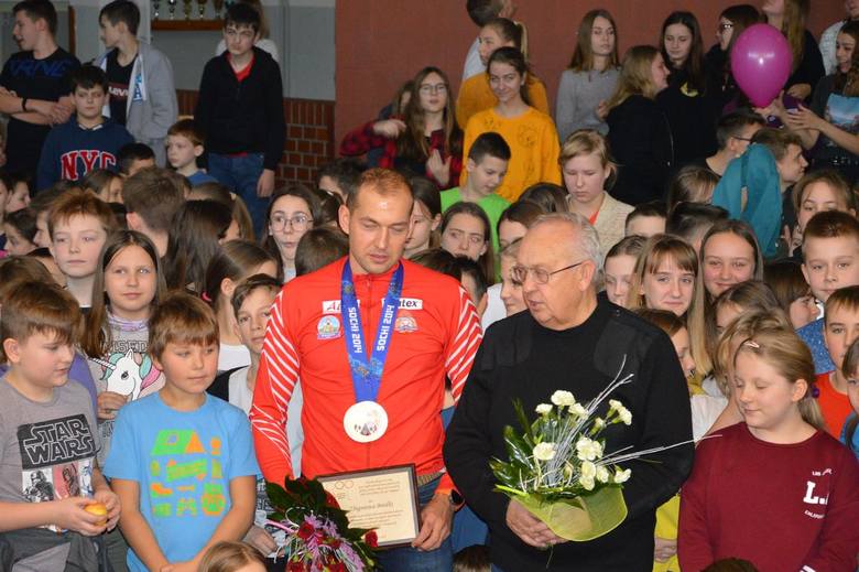 Zbigniew Bródka, mistrz olimpijski w łyżwiarstwie szybkim, z wizytą w Skierniewicach [ZDJĘCIA]