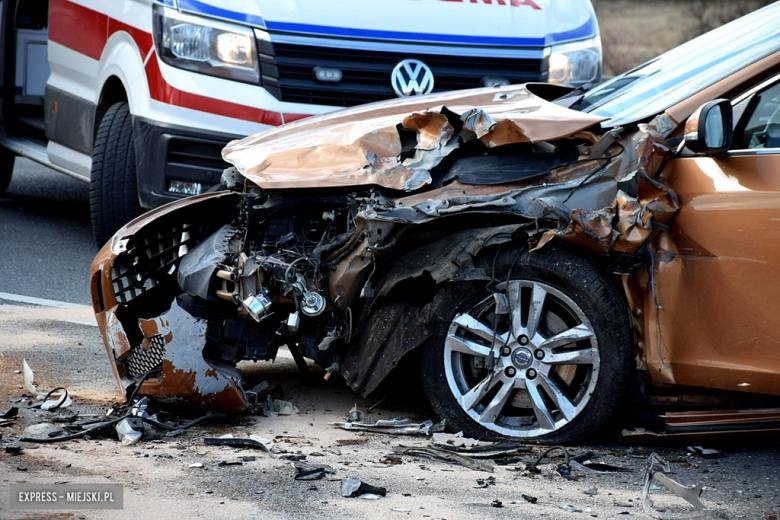 Wypadek dwóch aut na DK8. Droga Wrocław Kłodzko była