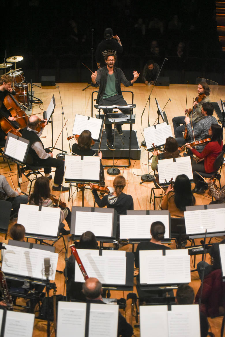 Miuosh z „Jimkiem”, symfonikami i gości zagrają dwa koncerty w sali NOSPR