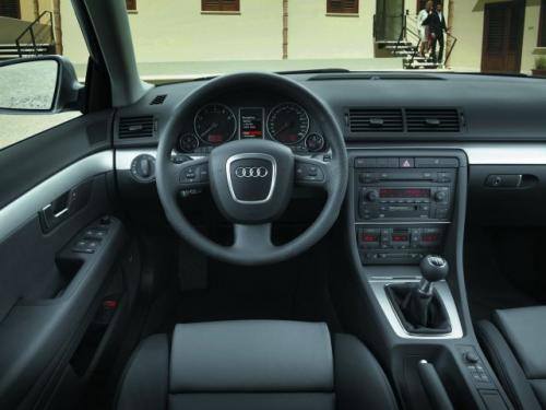 Fot. Audi: Zmodernizowane wnętrze Audi wykonano z materiałów wysokiej jakości.