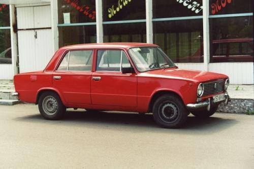 Fot. M. Kij: WAZ 2101 był pierwszym modelem fabryki w Togliatti i niewiele się różnił od pierwowzoru czyli Fiata 124.