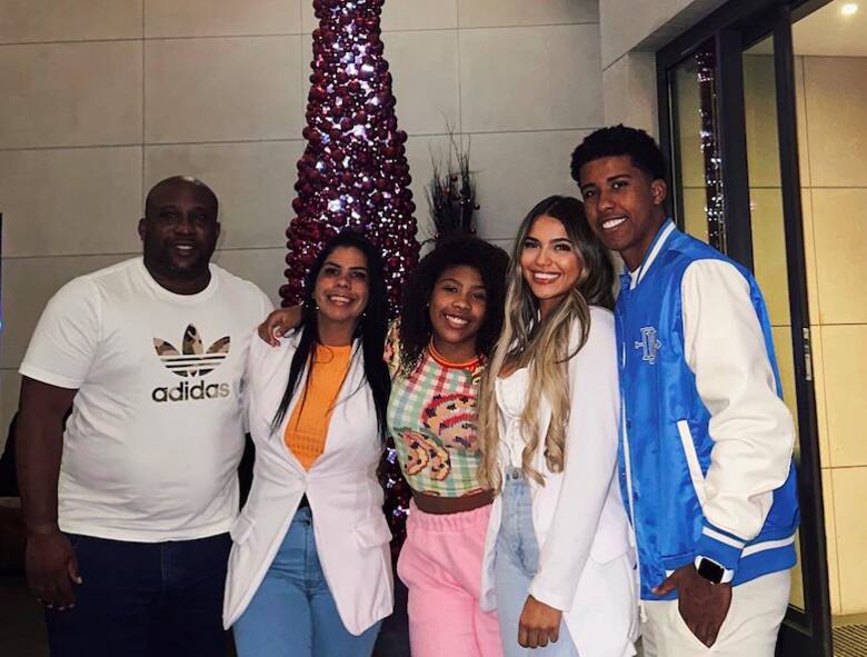 Andrey Santos ze swoją brazylijską rodziną