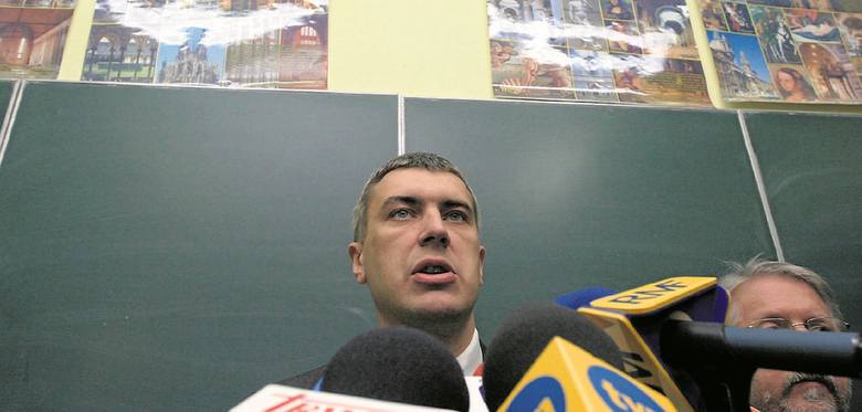 W 2006 roku ówczesny minister edukacji Roman Giertych postanowił wykorzystać samobójstwo gimnazjalistki Ani do wprowadzenia większych rygorów w szkołach