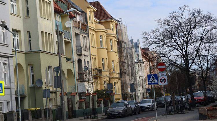 Trwa remont kolejnej kamienicy na ulicy 20 Stycznia została w Bydgoszczy. Ten trakt wytyczony został z początkiem XX wieku. Z tego okresu pochodzi większość