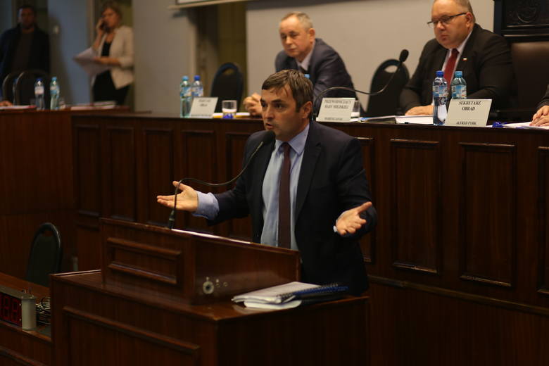 Bytomscy radni zdecydowali o referendum o odwołaniu Damiana Bartyli