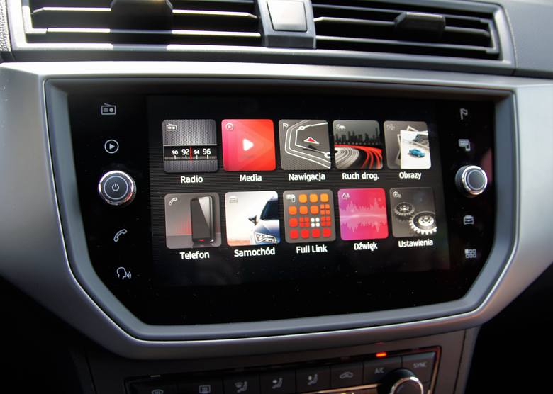 Seat Ibiza V - testPiąta generacja Seata Ibizy zaskakuje. Jej dynamiczny wygląd i powiększona przestrzeń bagażowa, a także poprawiona ergonomia wnętrza