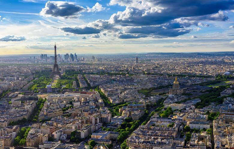Paryż to nieodmiennie jedno z najchętniej odwiedzanych przez turystów miast na świecie. Goście mają wielkie oczekiwania wobec stolicy Francji. Często