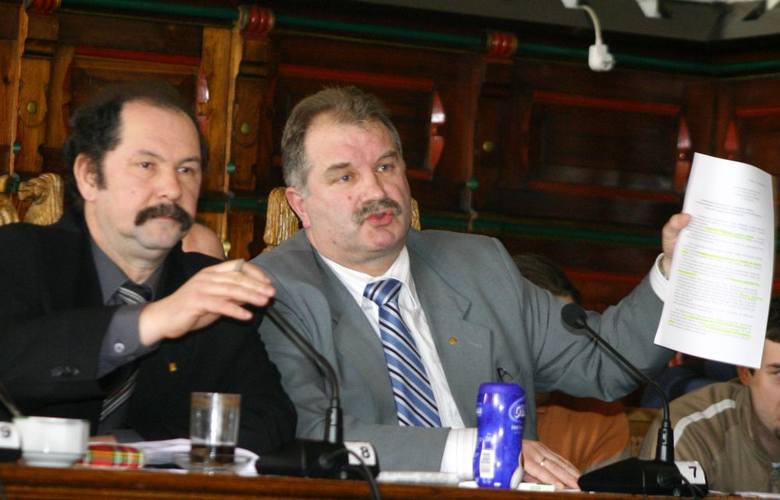 A w chojnickiej polityce również się działo, m.in. za sprawą radnych opozycji Andrzeja Mielke i Zdzisława Januszewskiego. Obecnie radnymi już nie są. 