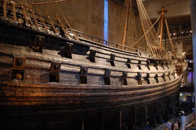 Wyobrażenie o XVII-wiecznych okrętach daje prezentowany w Sztokholmie galeon Vasa. Kristina była od niego mniejsza 