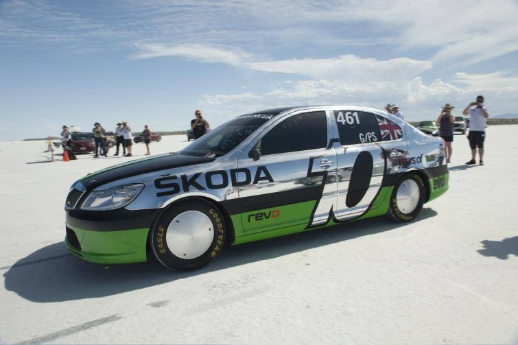 Octavia RS to najszybsza Skoda świata. Jeździ 325 km/h