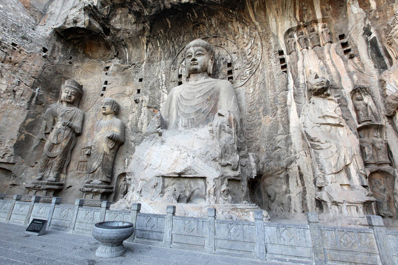 Groty Longmen w Chinach figurują na liście UNESCO jako jeden z najbardziej niezwykłych zabytków buddyzmu.