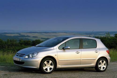 Fot. Peugeot: Peugeot 307 wyróżnia się oryginalnym kształtem nadwozia, charakterystycznym dla tej marki.