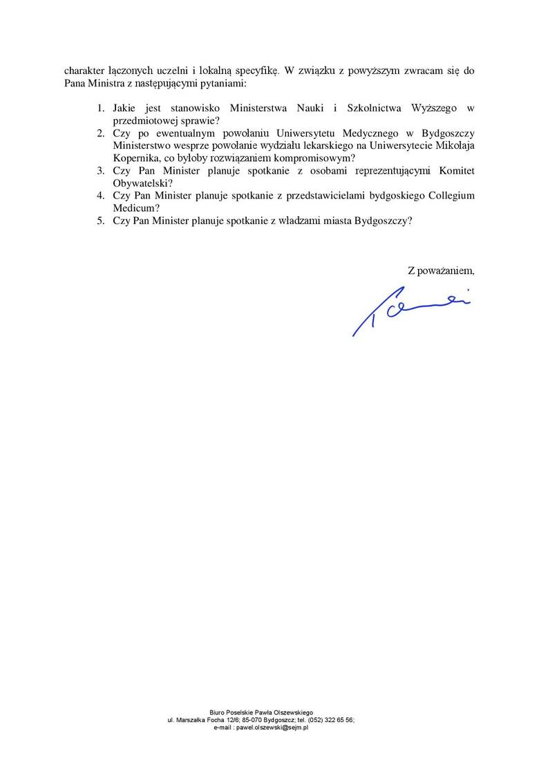 Petycję przeciw odłączeniu CM od UMK podpisywali wczoraj na Szerokiej toruńscy radni PO - Paweł Wiśniewski i Łukasz Walkusz.