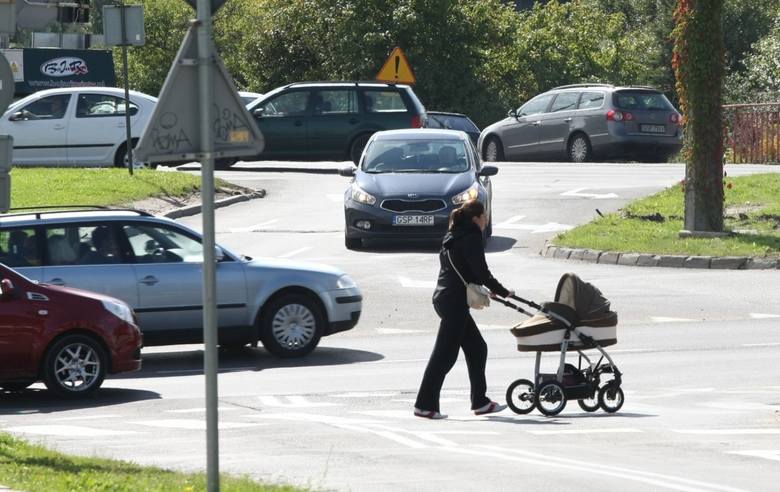 Matki z dziećmi w wózkach nie zawsze mogą wejść do autobusu w Gdyni.
