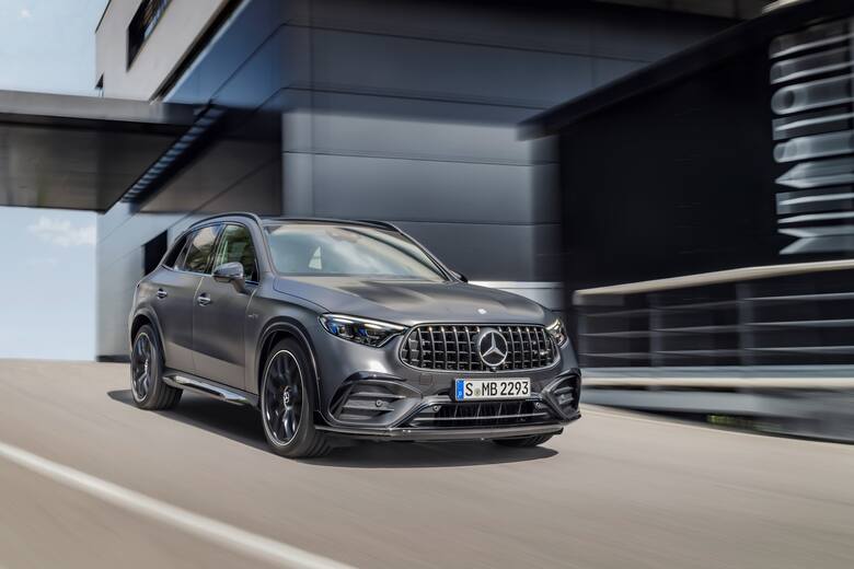 Więcej mocy, więcej wyposażenia, więcej radości z jazdy: nowy Mercedes-AMG GLC zastępuje swojego cenionego poprzednika i wprowadza liczne innowacje.