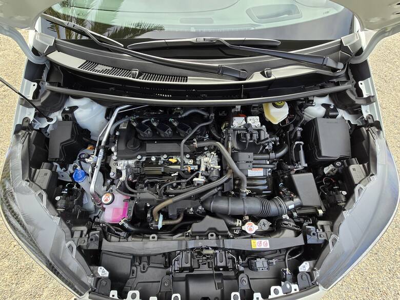 Mazda2 Hybrid wyróżnia się na tle konkurencji dzięki swojemu zaawansowanemu napędowi hybrydowemu. Jest to model, który zasługuje na uwagę w segmencie