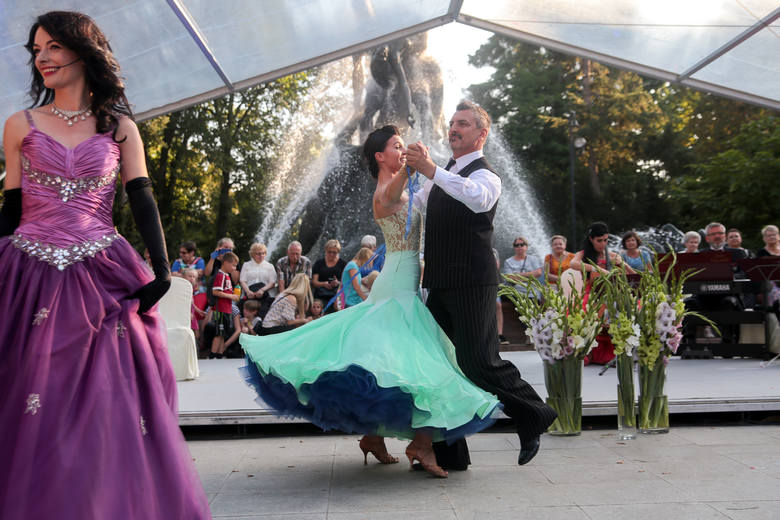 Jak na każdym koncercie Fontanny Muzyki, czaru muzyce dodadzą tancerze z bydgoskiego Studia Tańca „Bailamos”