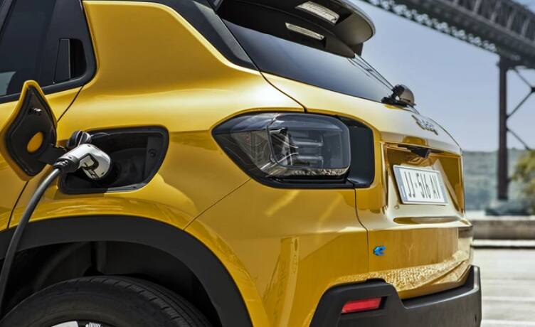 Do 2025 roku marka Jeep wprowadzi na rynki w Ameryce Północnej i w Europie cztery nowe samochody o zerowej emisji spalin. Sprawdzamy jakich nowości możemy