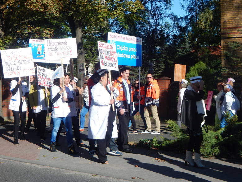 We wrześniu pielęgniarki protestowały przed szpitalem. Pikieta nic nie dała.