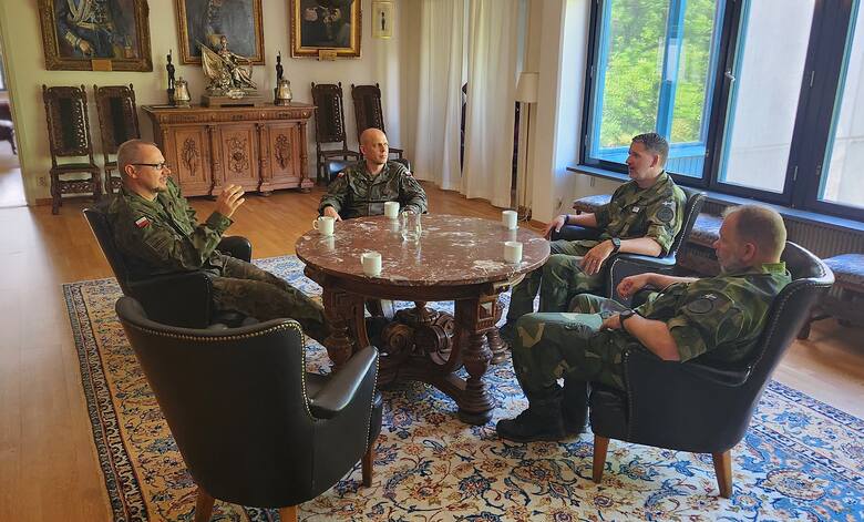 Toruńscy żołnierze WOT wymienili się doświadczeniami z żołnierzami ze Szwecji.