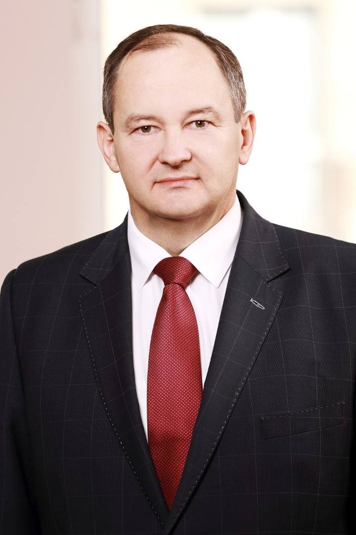 Janusz Kulesza<br /> prezes zarządu PSS Społem, Białystok. Nominowany za: <br /> systematyczne rozwijanie oferty handlowej i wysoką jakość oferowanych produktów<br /> 