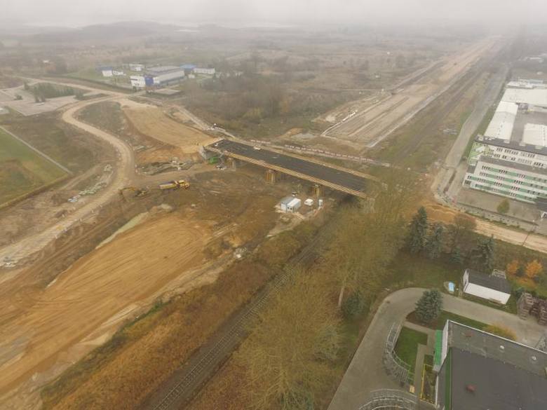 Trwają prace przy budowie obwodnicy Szczecinka w ciągu drogi S11. Jak one przebiegają? Zobaczcie zdjęcia z lotu ptaka!