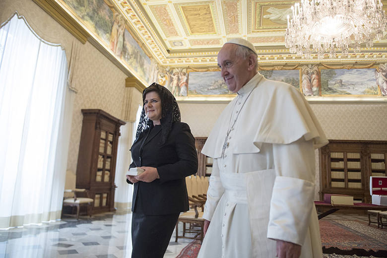 Premier Beata Szydło: - Nie ukrywam, że spotkanie z papieżem Franciszkiem było dla mnie, jako osoby wierzącej, dużym przeżyciem