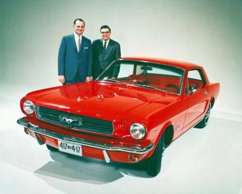 Fot. Ford: Na pierwszym planie Lee Iacocca, którego po sukcesie Mustanga uczyniono prezesem Ford Motor Company.