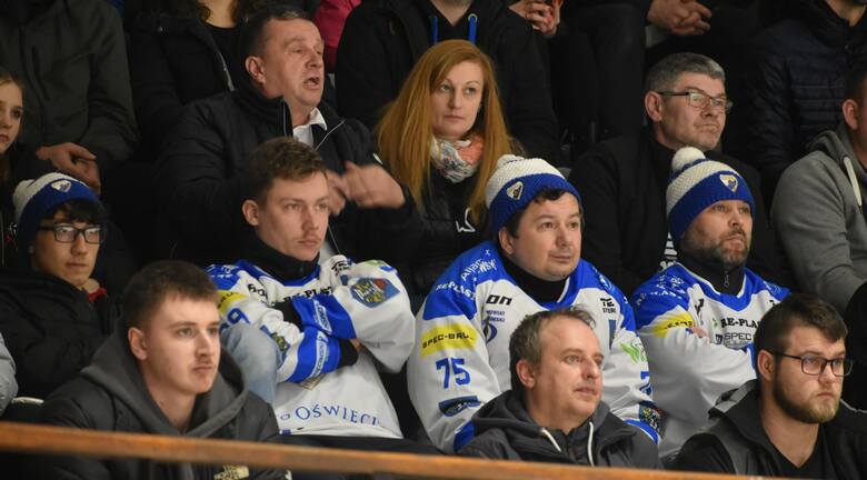KIBICE. Re-Plast Unia Oświęcim – GKS Tychy. Otwarcie hokejowego półfinału. ZDJĘCIA